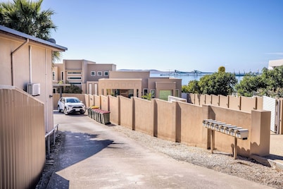 Modern, fully equipped, and pet-friendly accommodation.
