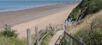 House with a pool at 200m from the beach