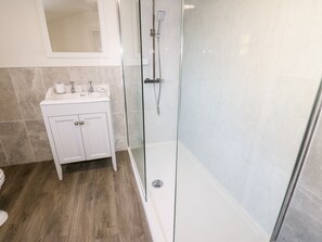 Shower - Appletree Cottage (Richmond)