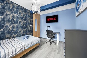 3 soverom, skrivebord, strykejern/-brett og wi-fi