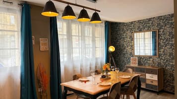 Apartamento luxo | Área de estar | TV, Netflix, serviços de streaming