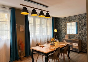 Apartamento luxo | Área de estar | TV, Netflix, serviços de streaming