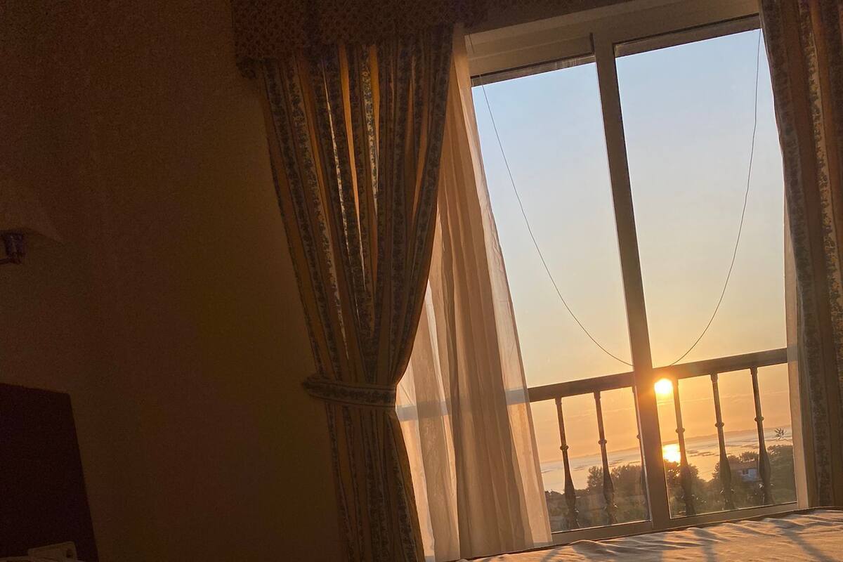 Kamar Quadruple Comfort | Brankas dan Wi-Fi gratis