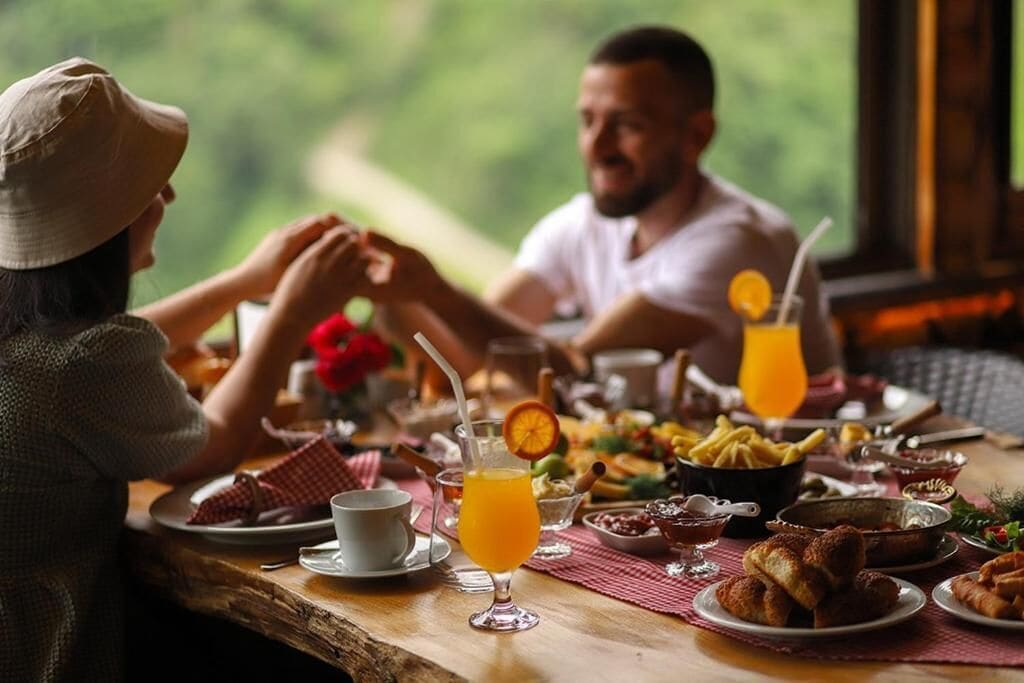 Free daily cooked-to-order breakfast