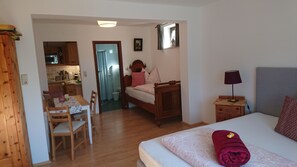 3 Schlafzimmer, Bügeleisen/Bügelbrett, Reisekinderbett, WLAN