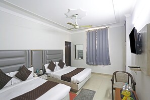 Premium bedding, free WiFi, bed sheets - Hotel Ratandeep  (New Delhi)