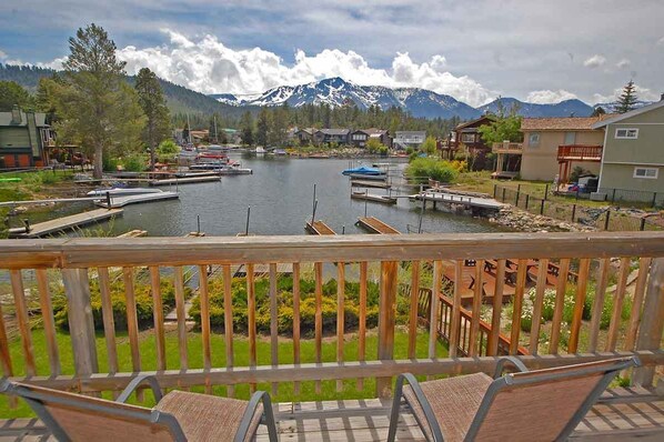 Terrace/patio - 584 Alpine Drive (South Lake Tahoe)