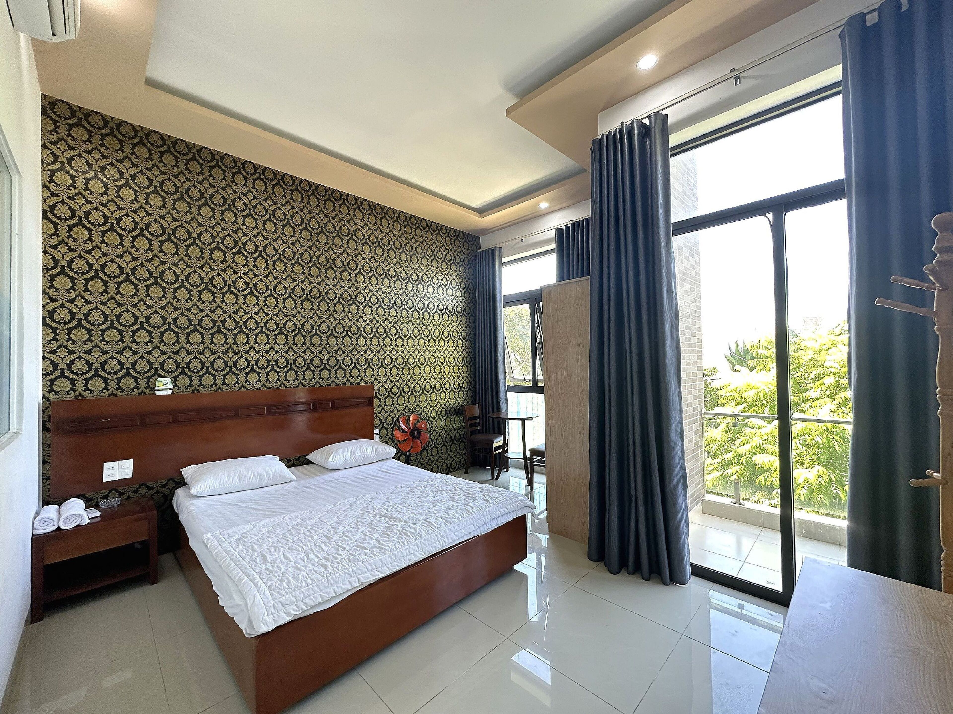 Deluxe Double Room | Minibar, desk, laptop workspace, free WiFi