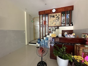 前台