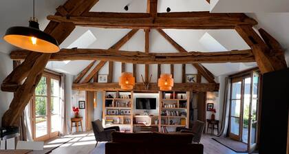 Ancien Pressoir à vin Totalement Restauré, Transformé en Gßte