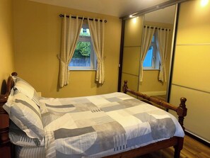 3 sovrum, strykjärn/strykbräda, gratis wi-fi och sängkläder