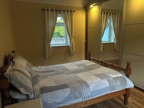 3 Schlafzimmer, Bügeleisen/Bügelbrett, kostenloses WLAN, Bettwäsche