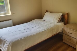 3 chambres, fer et planche à repasser, accès au Wi-Fi (inclus)