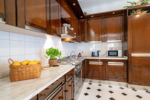 Three-room apartment with sunrise view from the sea