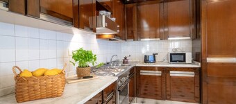 Three-room apartment with sunrise view from the sea