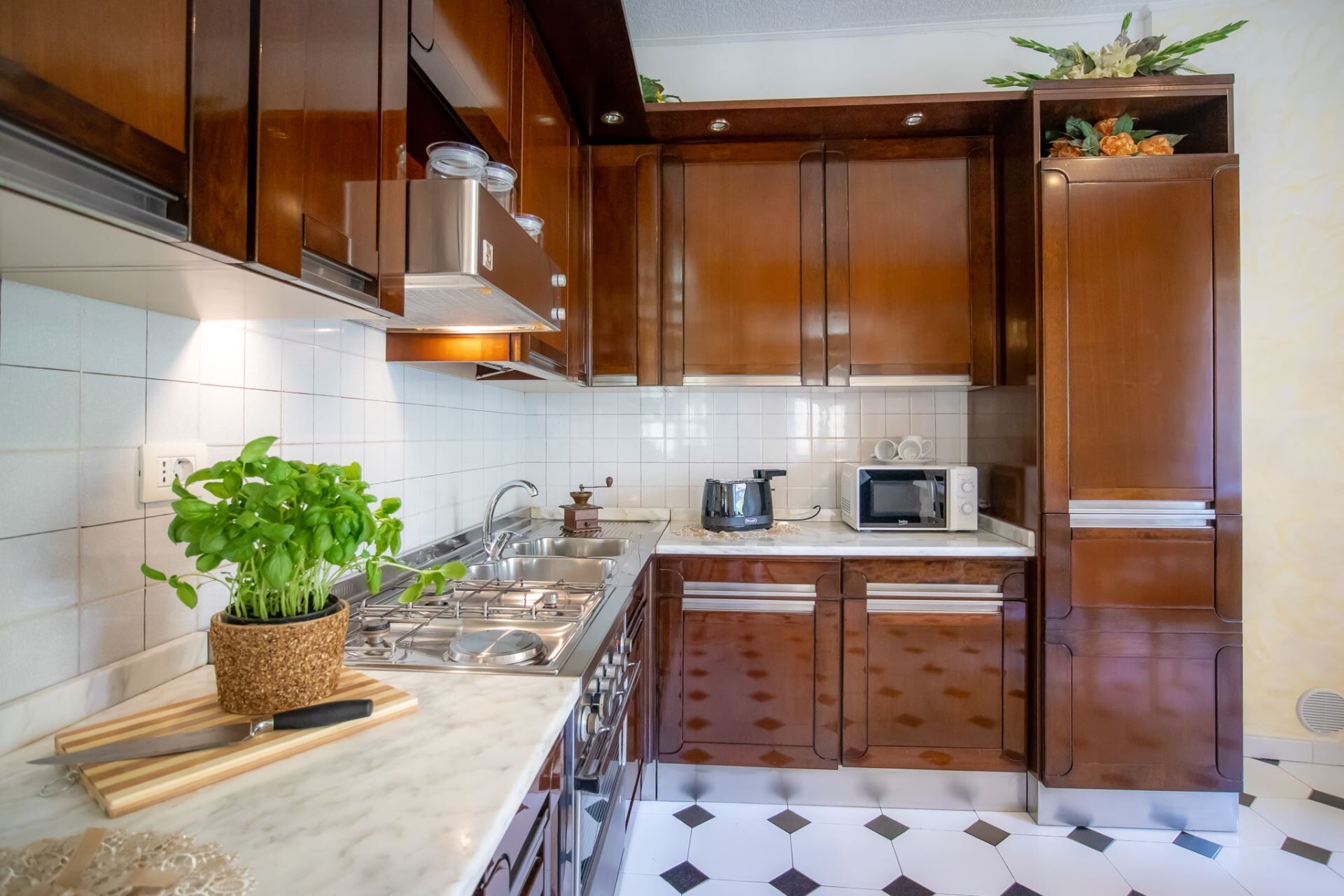 Refrigerador, microondas, horno y tostadora 