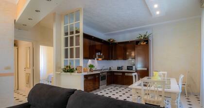 Three-room apartment with sunrise view from the sea