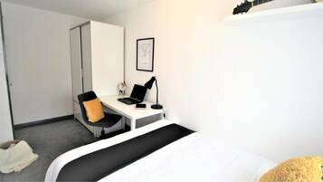 Apartment | 2 bedrooms, iron/ironing board, free WiFi, bed sheets