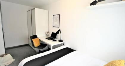 Rugby - Apartment - Sleeps 4 - Parking