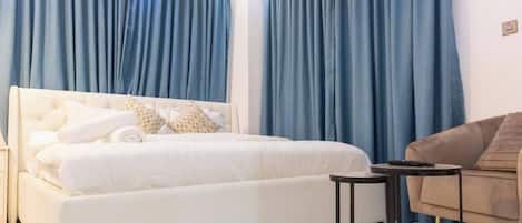 Iron/ironing board, WiFi, bed sheets