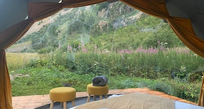 Thelynx.ch : Cosy dome in the alps