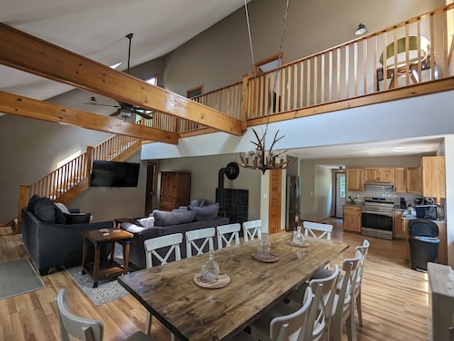 Centrally located getaway in the heart of New Hampshire for all seasons! 