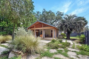 Exterior - Dog Friendly • Walk to BBQ & Tacos • St. Simons Vacation Rental (St Simons)