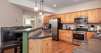 Private 3 bedroom home, mt views and pet friendly