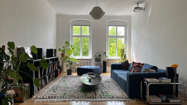 Living area - Dreamy and Spacious Old Building in Kreuzberg, 130 sqm (Berlin)