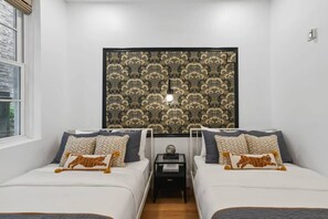 4 bedrooms, desk, iron/ironing board, travel cot - Posh CBD Hotel Suite | Private Courtyard (New Orleans)