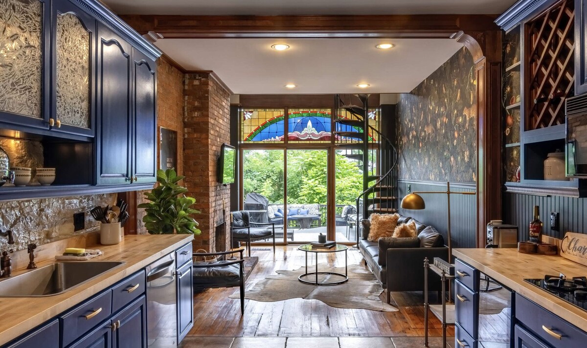 Bridal & Group Retreat | 4BR Mt. Adams | Walkable, Skyline Views