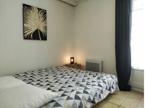 4 Schlafzimmer, Schreibtisch, Reisekinderbett, kostenloses WLAN