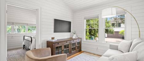 TV, offices