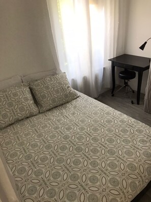 1 bedroom, iron/ironing board, free WiFi, bed sheets - Charmant Appartement au Centre Ville de Puteaux Proche de Paris la Défense Arena (Puteaux)