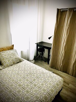 1 chambre, fer et planche à repasser, Wi-Fi gratuit, draps fournis