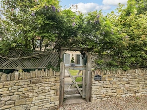Property grounds - Oak Tree Barn (Pickering)