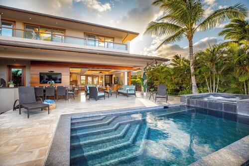 Laule'a 11: Beachfront Luxury Retreat w/ Private Pool, Spa & Spectacular Views