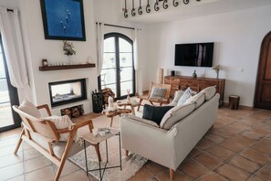 IPod dock, MP3 dock - Hearts & Home (Mijas)