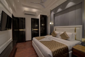 Suite Room with bathtub | أسرّة قابلة للطي وواي فاي مجانًا وملاءات أسرّة