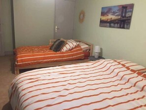 3 bedrooms, desk, travel cot, free WiFi - Cap Coutellerie - Appartement 10 Personnes - Hypercentre de Thiers (Thiers)