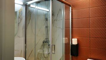 Shower, rainfall showerhead, eco-friendly toiletries, hair dryer