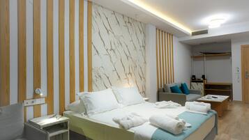 Premium bedding, minibar, laptop workspace, blackout curtains