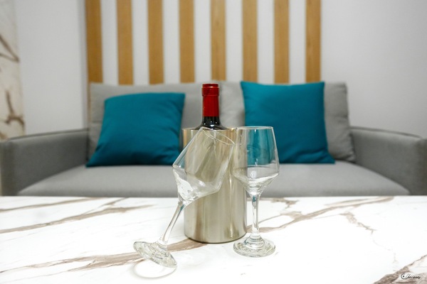 Premium bedding, minibar, laptop workspace, blackout drapes