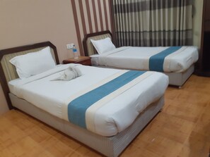 9 bedrooms, WiFi, bed sheets