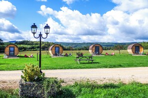 Outdoor dining - Oeno-tonneaux - Sauvignon (Lugny)