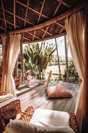 Treehouse - Stone House (Ubud)