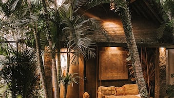 Longhouse | Minibar, pengeskab på værelset, individuelt design