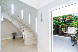 Interior - Villa Cervera - Four Bedroom Villa, Sleeps 8 (Puerto del Carmen)