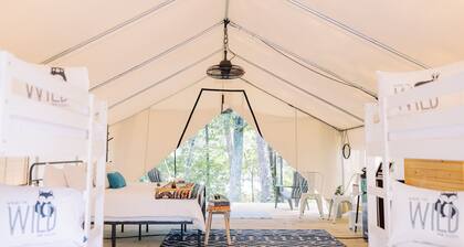 Luxury Spacious Glamping, Lake View, Grill, Pool, Pet Friendly, Swim