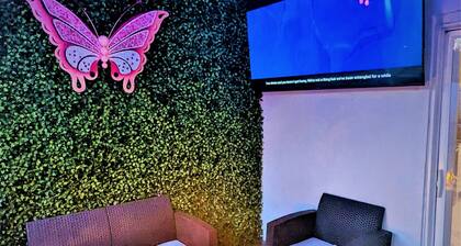 5bed/4bath Spacious Modern Home Centrally Located